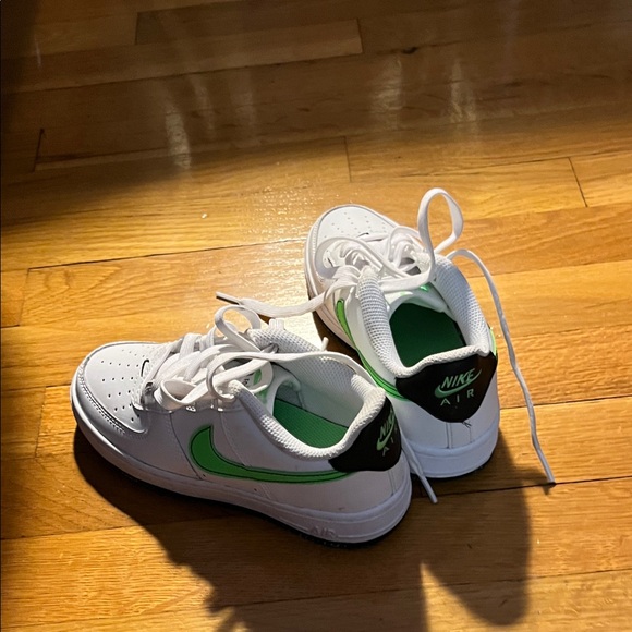 Nike Kids White and Neon Green Sneakers - Picture 4 of 4